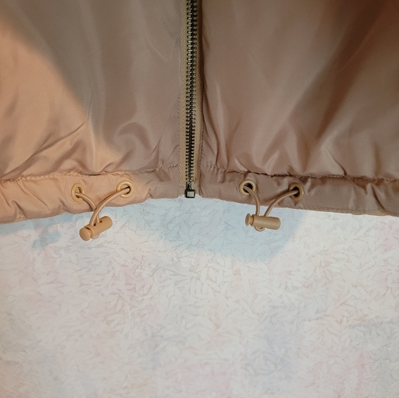 Thread & Supply Beige Vest With Sherpa Around Arm Holes And Neck, Sz Med - Picture 5 of 10